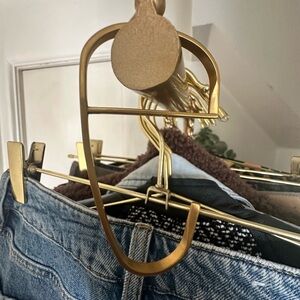 SHADES BAG METAL HANGER BY GEORG JENSEN
PVD BRASS PLATED STAINLESS STEEL